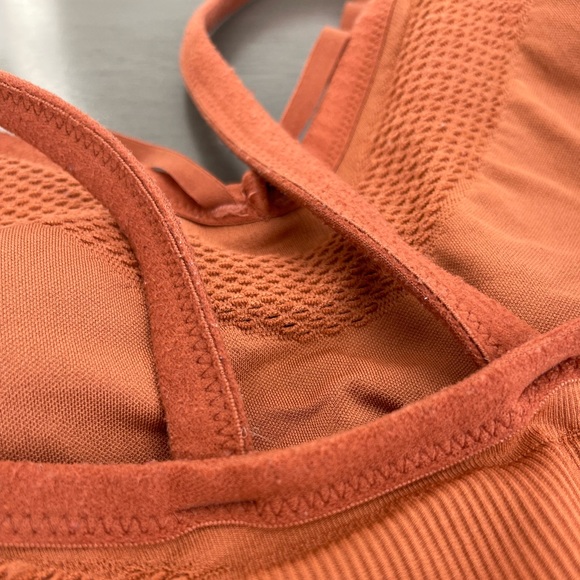 Nike Strappy Sports Bra - Picture 3 of 5